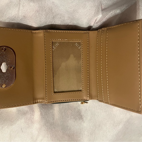 Green Wallet with Gold Accent - Picture 3 of 6